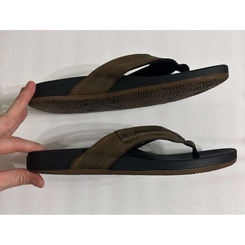 Reef Brown Flip Flops (size 7)